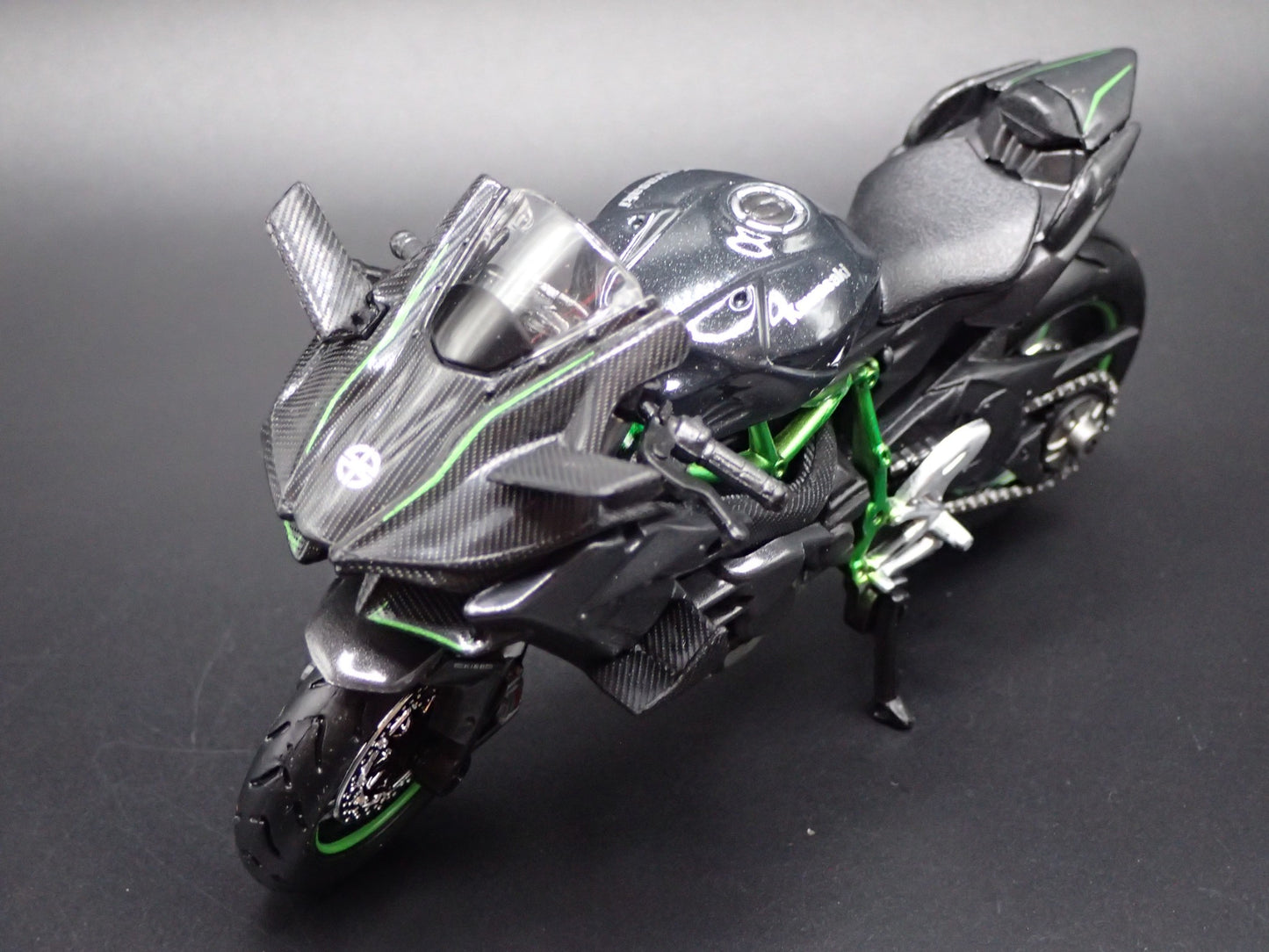 KAWASAKI NINJA H 2R BIKE MOTORCYCLE BLACK 1/18 SCALE DIORAMA DIECAST MODEL BIKE