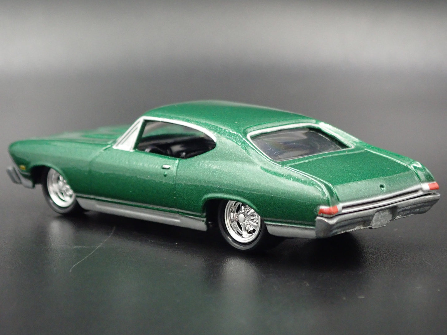 1968 68 CHEVY CHEVROLET CHEVELLE GREEN 1:64 SCALE DIORAMA DIECAST MODEL CAR