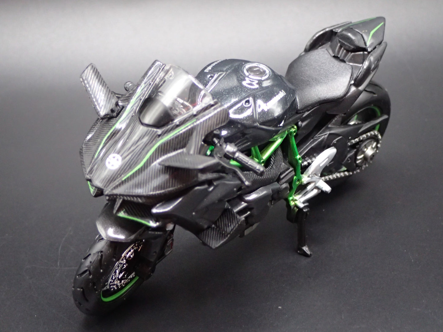 KAWASAKI NINJA H 2R BIKE MOTORCYCLE BLACK 1/18 SCALE DIORAMA DIECAST MODEL BIKE