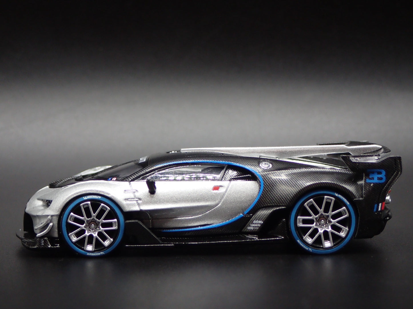 2015 BUGATTI VISION GRAN TURISMO SUPER CAR 1:64 SCALE DIORAMA DIECAST MODEL CAR
