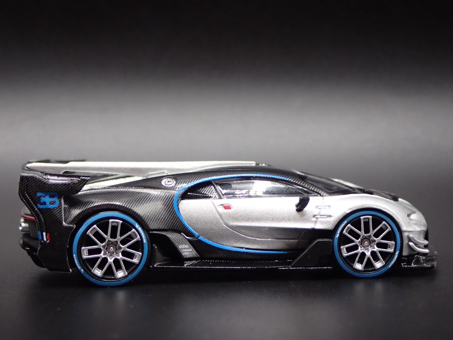 2015 BUGATTI VISION GRAN TURISMO SUPER CAR 1:64 SCALE DIORAMA DIECAST MODEL CAR