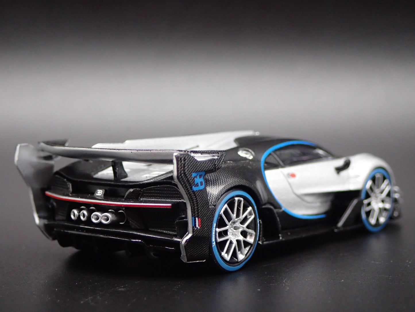 2015 BUGATTI VISION GRAN TURISMO SUPER CAR 1:64 SCALE DIORAMA DIECAST MODEL CAR