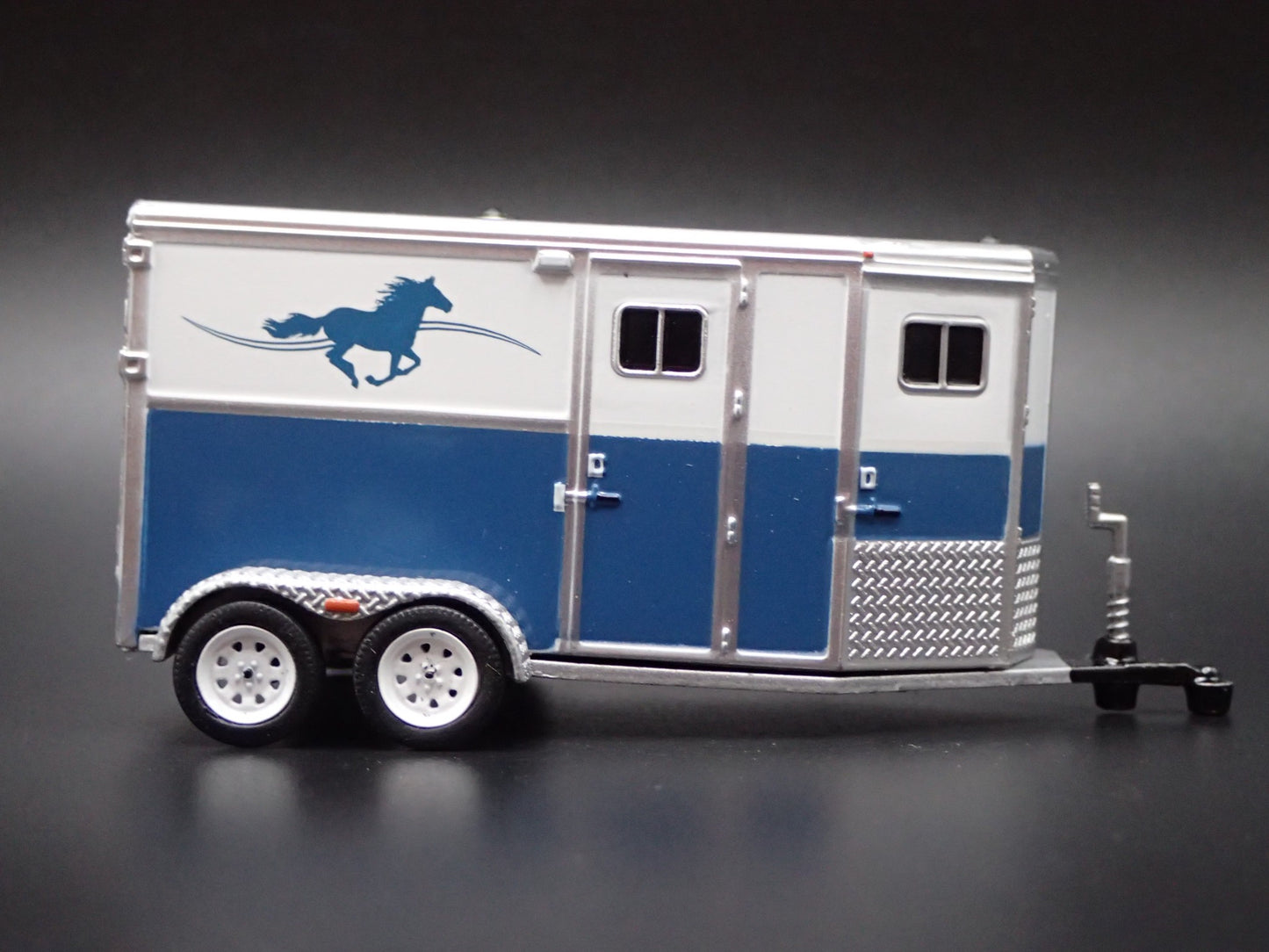 HORSE TRAILER W/ HITCH RARE 1/64 SCALE GREEN MACHINE DIORAMA DIECAST MODEL CAR