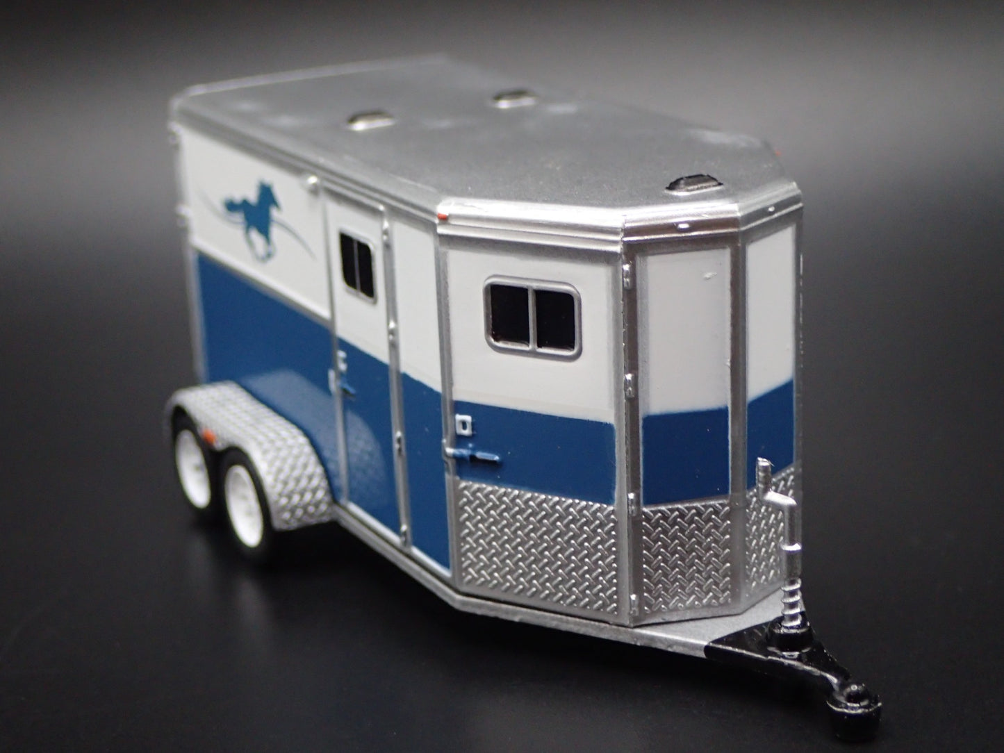 HORSE TRAILER W/ HITCH RARE 1/64 SCALE GREEN MACHINE DIORAMA DIECAST MODEL CAR