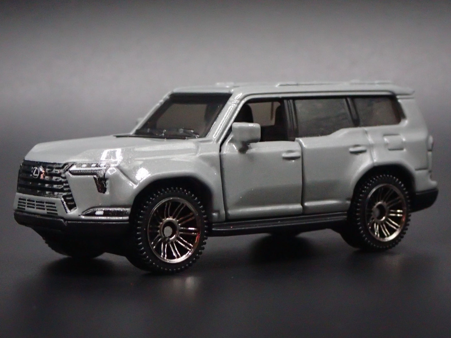 2024-2025 LEXUS GX SUV GRAY 1/64 SCALE COLLECTIBLE DIORAMA DIECAST MODEL CAR