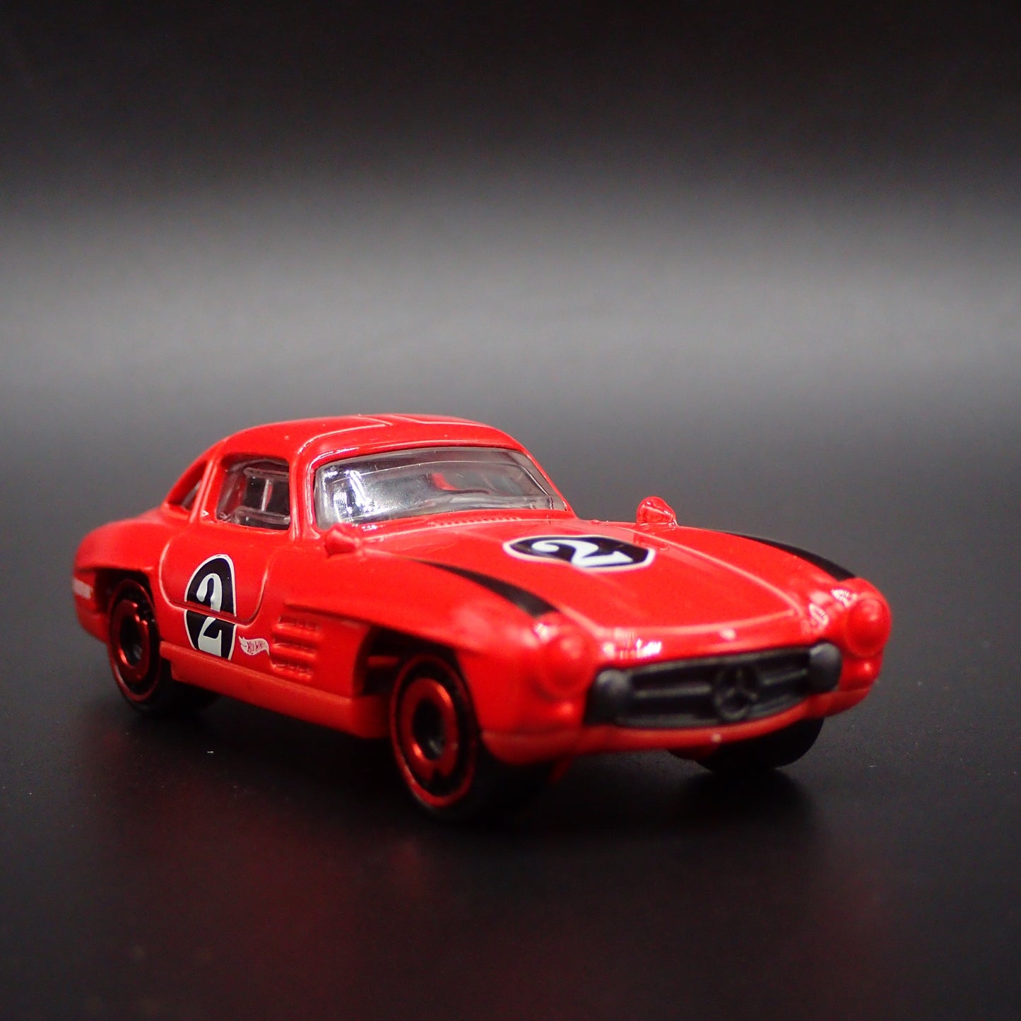 1954-1957 MERCEDES-BENZ 300 SL 1:64 SCALE COLLECTIBLE DIORAMA DIECAST MODEL CAR