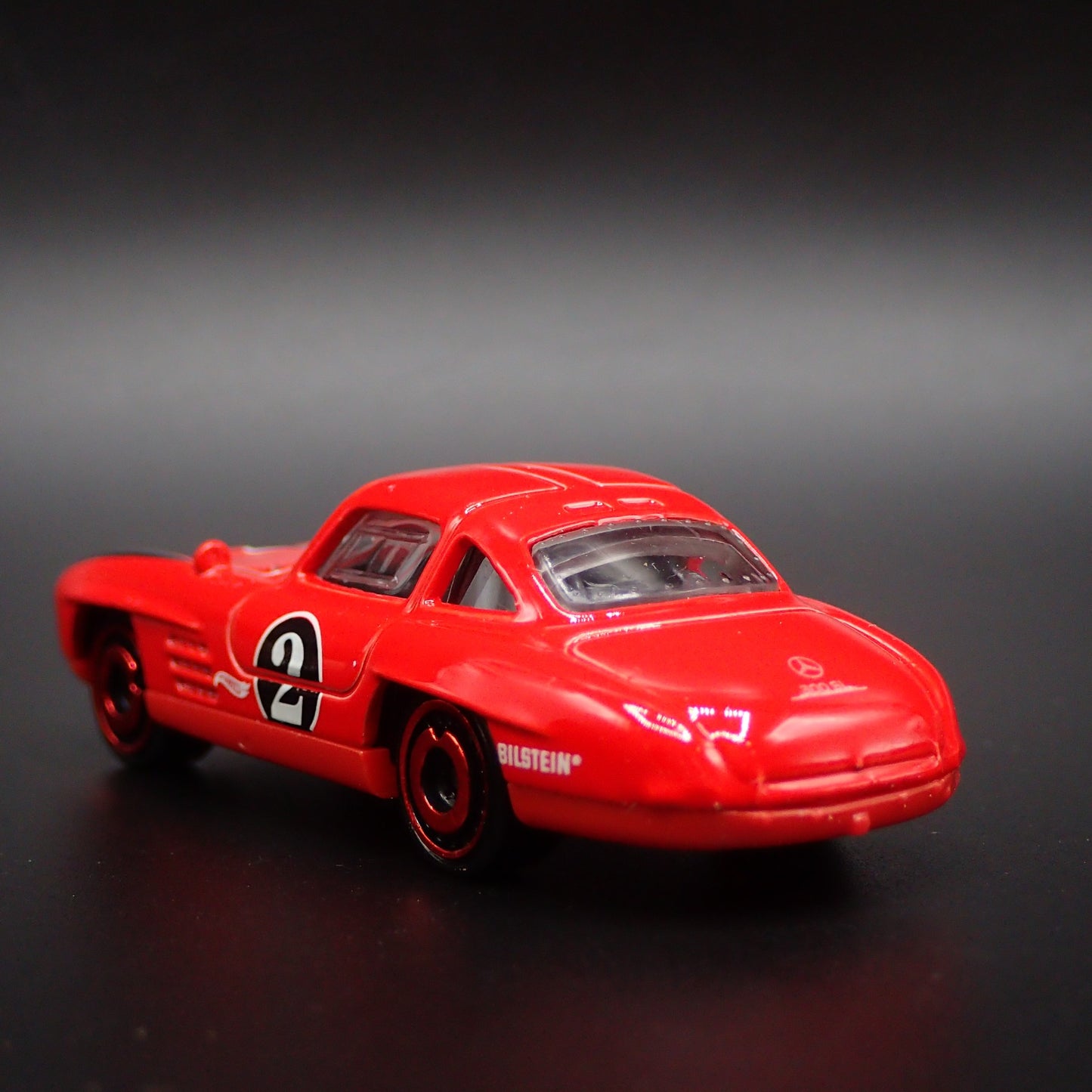 1954-1957 MERCEDES-BENZ 300 SL 1:64 SCALE COLLECTIBLE DIORAMA DIECAST MODEL CAR