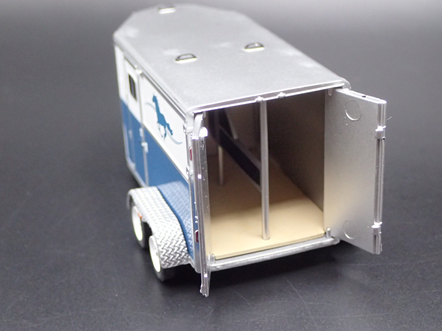 HORSE TRAILER W/ HITCH RARE 1/64 SCALE GREEN MACHINE DIORAMA DIECAST MODEL CAR