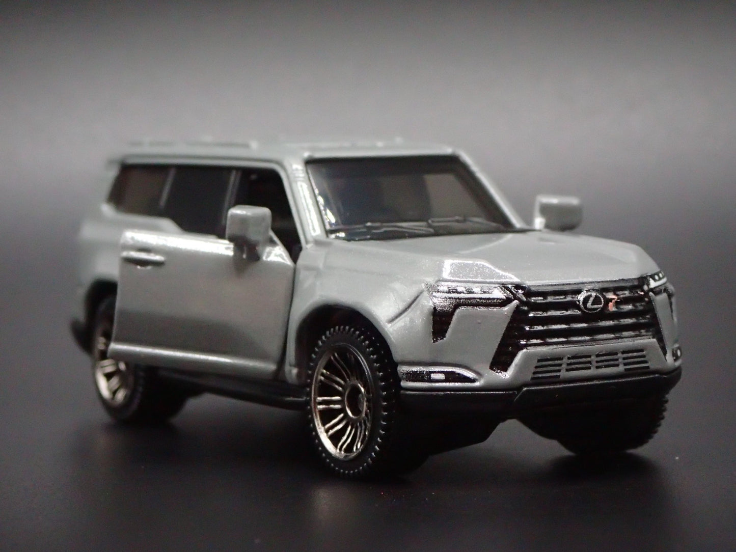 2024-2025 LEXUS GX SUV GRAY 1/64 SCALE COLLECTIBLE DIORAMA DIECAST MODEL CAR