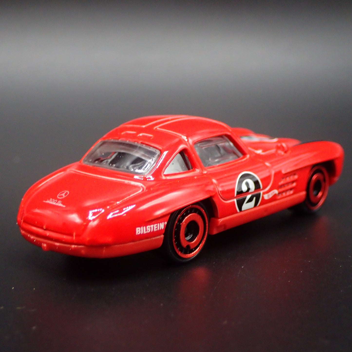 1954-1957 MERCEDES-BENZ 300 SL 1:64 SCALE COLLECTIBLE DIORAMA DIECAST MODEL CAR