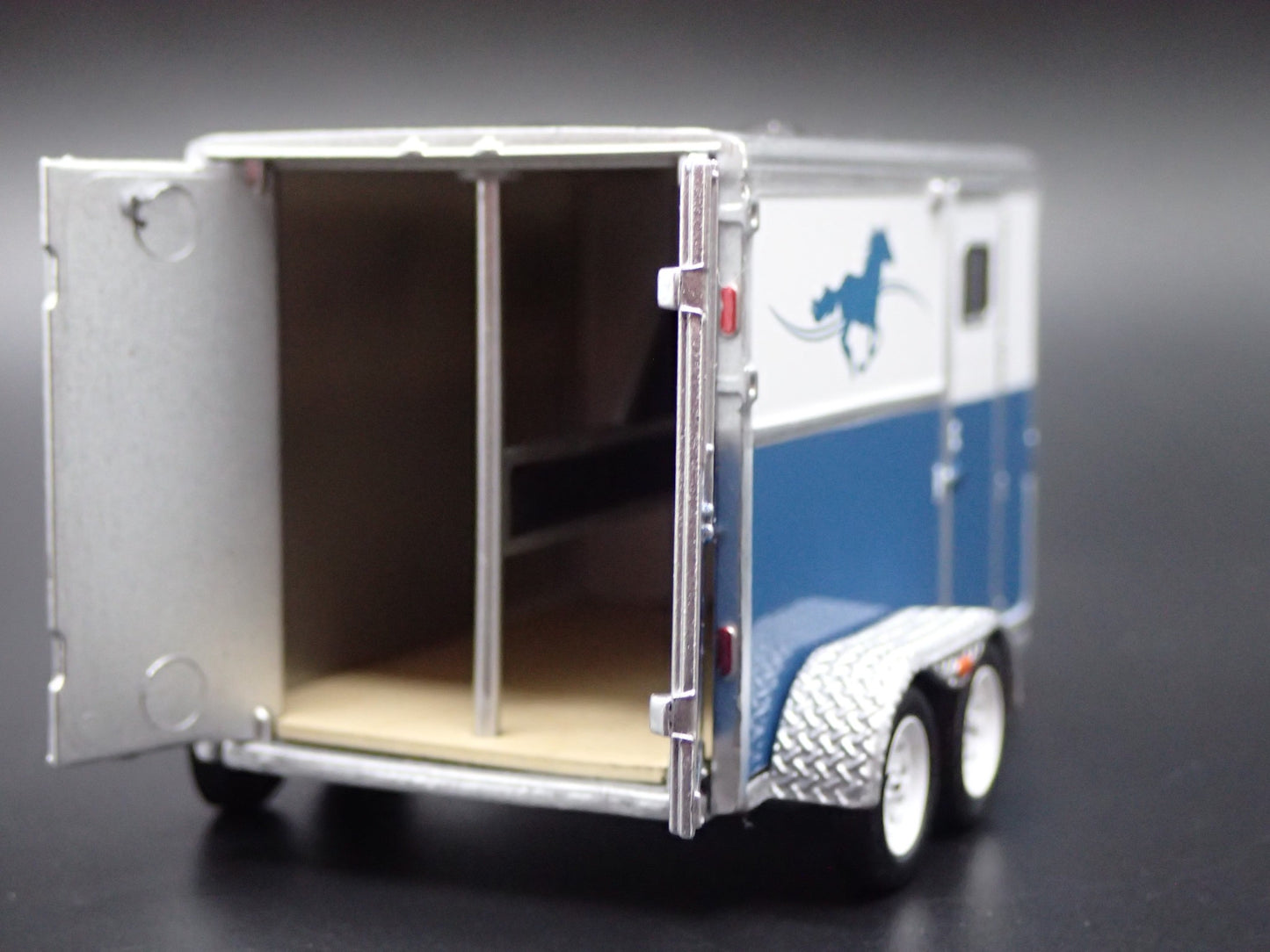 HORSE TRAILER W/ HITCH RARE 1/64 SCALE GREEN MACHINE DIORAMA DIECAST MODEL CAR