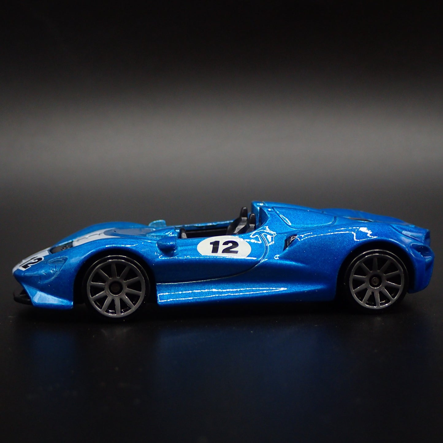 2020 20 MCLAREN ELVA SUPER CAR 1:64 SCALE COLLECTIBLE DIORAMA DIECAST MODEL CAR