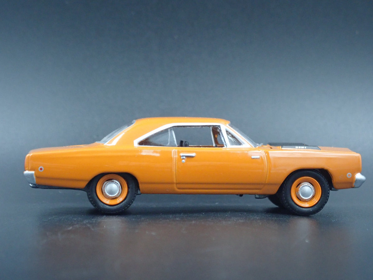 1968 68 PLYMOUTH ROAD RUNNER HEMI RARE 1:64 SCALE DIORAMA DIECAST MODEL CAR-Burning Rubber Toy Company