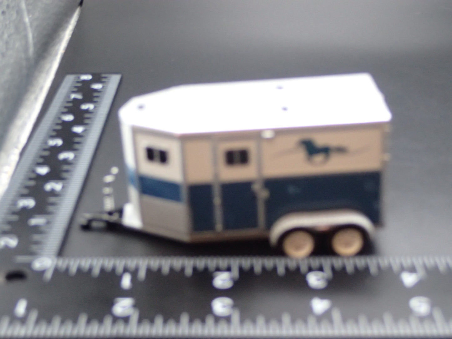 HORSE TRAILER W/ HITCH RARE 1/64 SCALE GREEN MACHINE DIORAMA DIECAST MODEL CAR