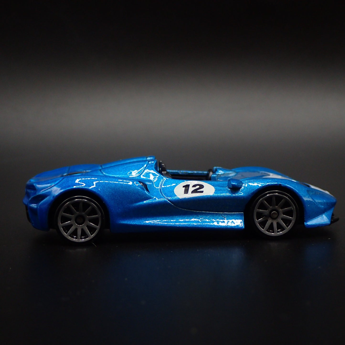 2020 20 MCLAREN ELVA SUPER CAR 1:64 SCALE COLLECTIBLE DIORAMA DIECAST MODEL CAR