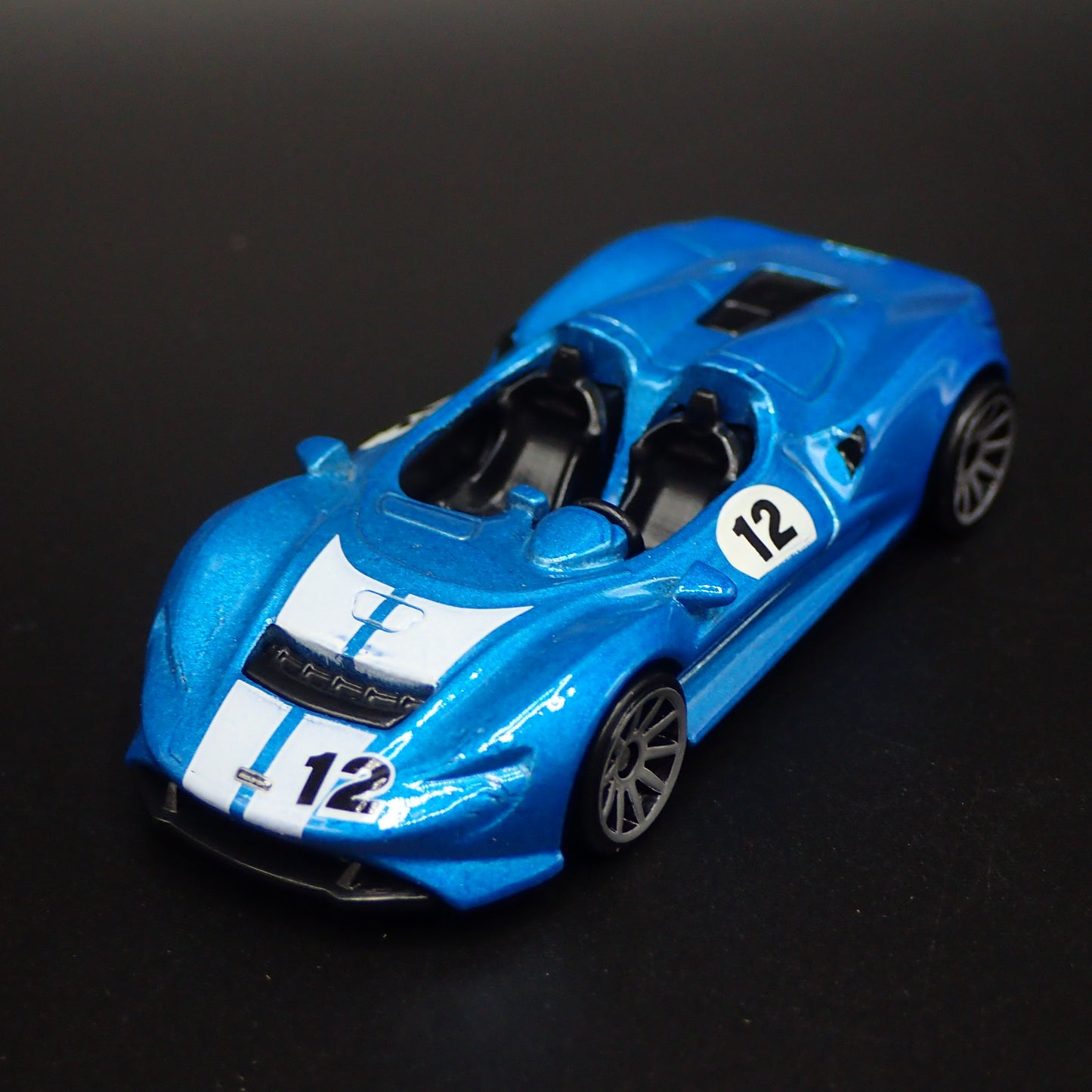 2020 20 MCLAREN ELVA SUPER CAR 1:64 SCALE COLLECTIBLE DIORAMA DIECAST MODEL CAR