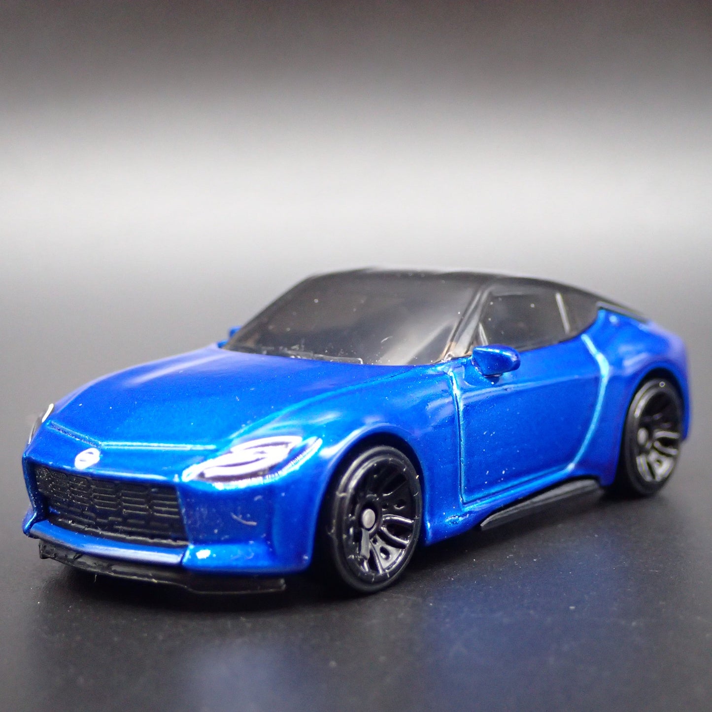 2023 - 2025 NISSAN Z BLUE 1:64 SCALE COLLECTIBLE DIORAMA DIECAST MODEL CAR