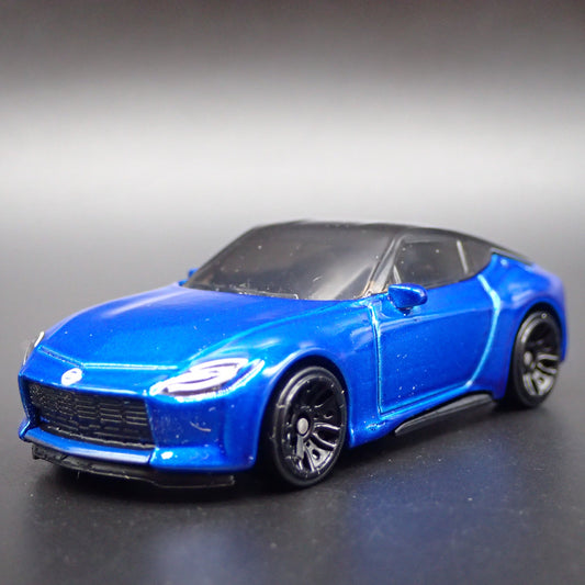 2023 - 2025 NISSAN Z BLUE 1:64 SCALE COLLECTIBLE DIORAMA DIECAST MODEL CAR