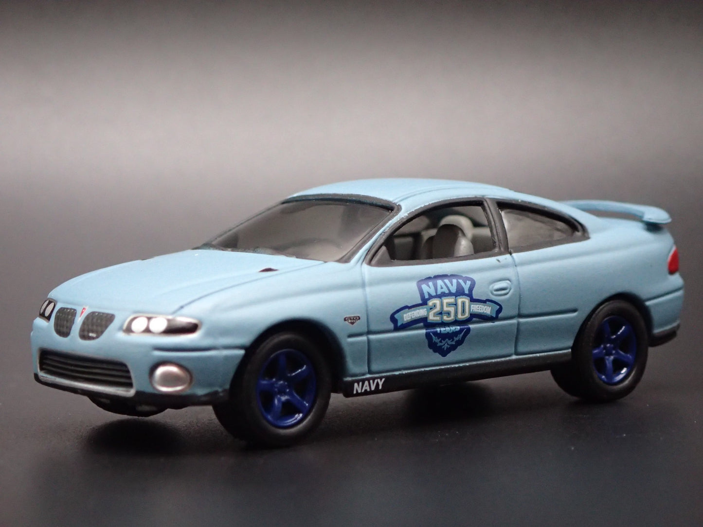 2004-2006 PONTIAC GTO NAVY 250TH ANNIVERSARY BLUE 1:64 SCALE DIECAST MODEL CAR