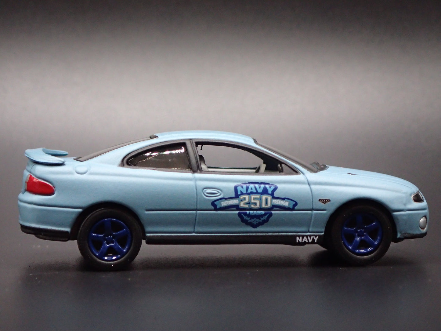 2004-2006 PONTIAC GTO NAVY 250TH ANNIVERSARY BLUE 1:64 SCALE DIECAST MODEL CAR