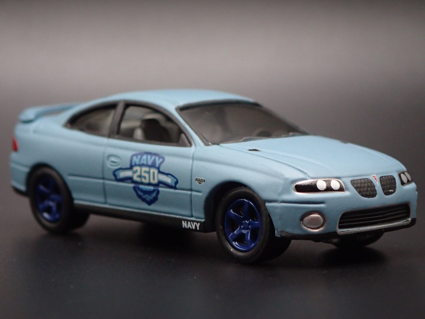 2004-2006 PONTIAC GTO NAVY 250TH ANNIVERSARY BLUE 1:64 SCALE DIECAST MODEL CAR