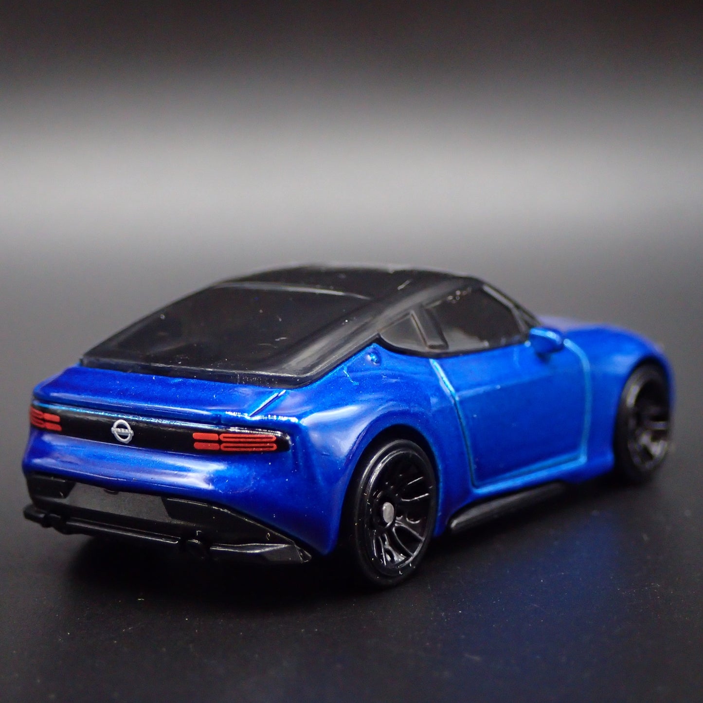 2023 - 2025 NISSAN Z BLUE 1:64 SCALE COLLECTIBLE DIORAMA DIECAST MODEL CAR