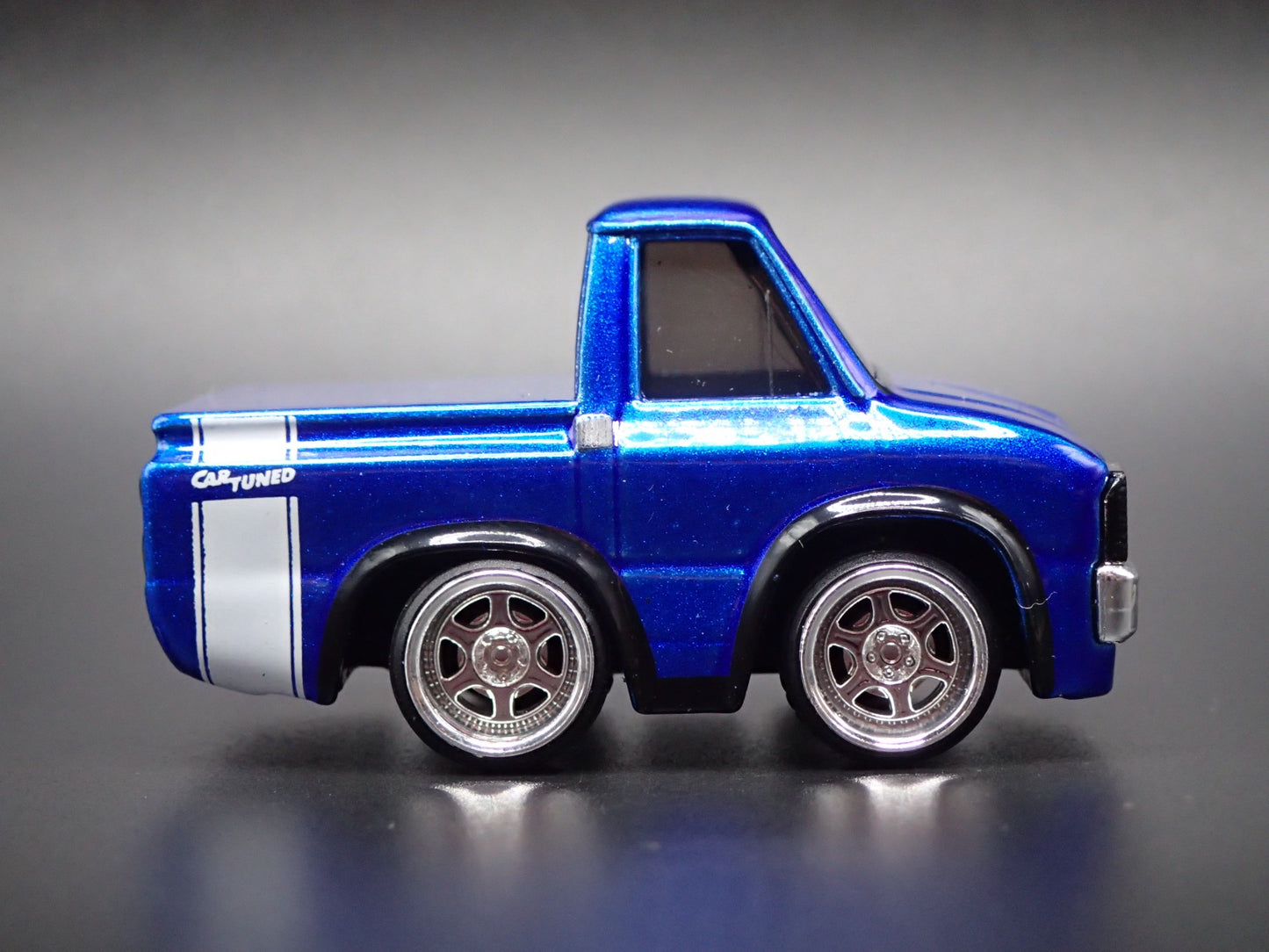 1981 81 TOYOTA HI LUX PICKUP TRUCK CAR TUNED BLUE 1/64 SCALE DIECAST MODEL CAR