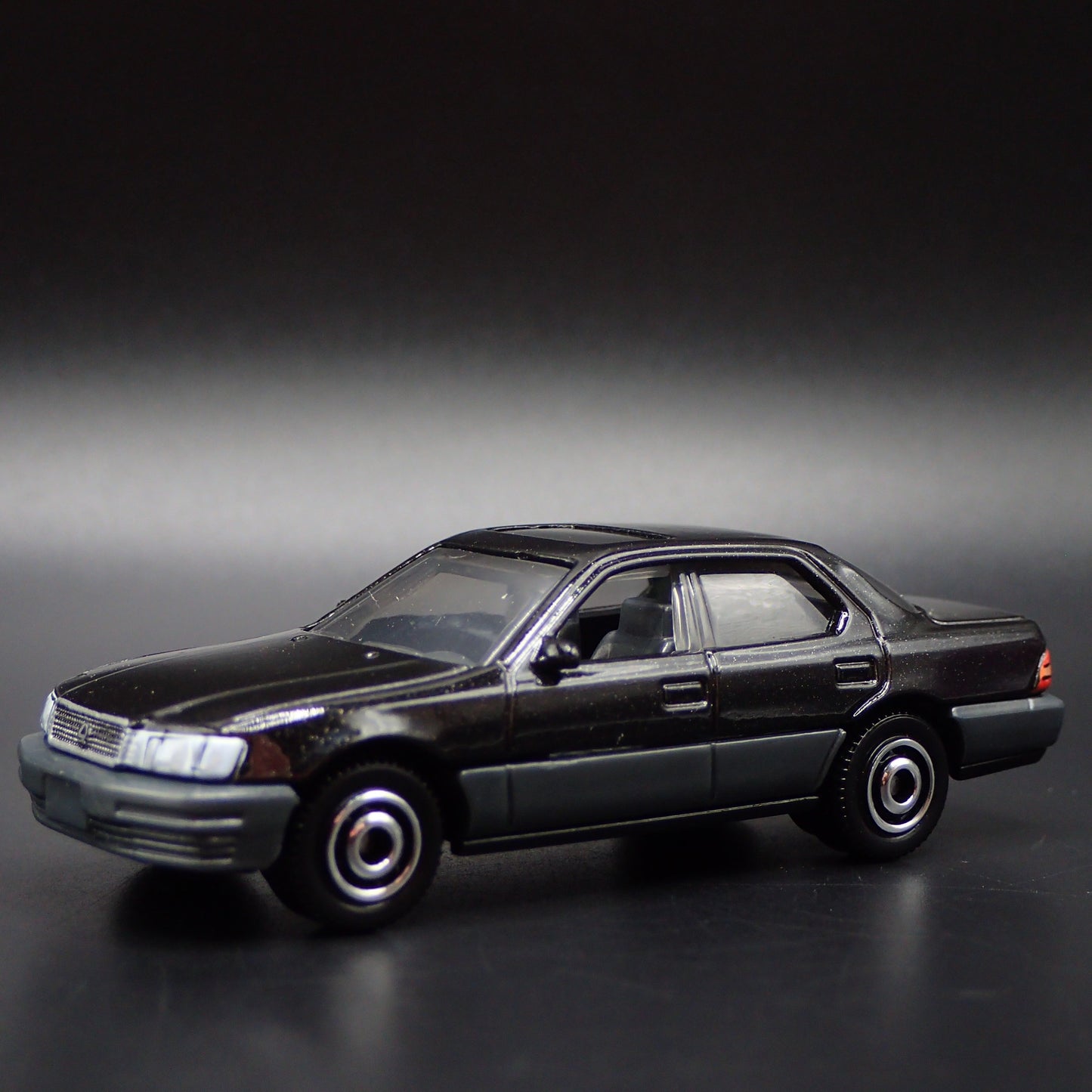 1992-1994 LEXUS LS 400 LS400 BLACK 1/64 SCALE COLLECTIBLE DIECAST MODEL CAR