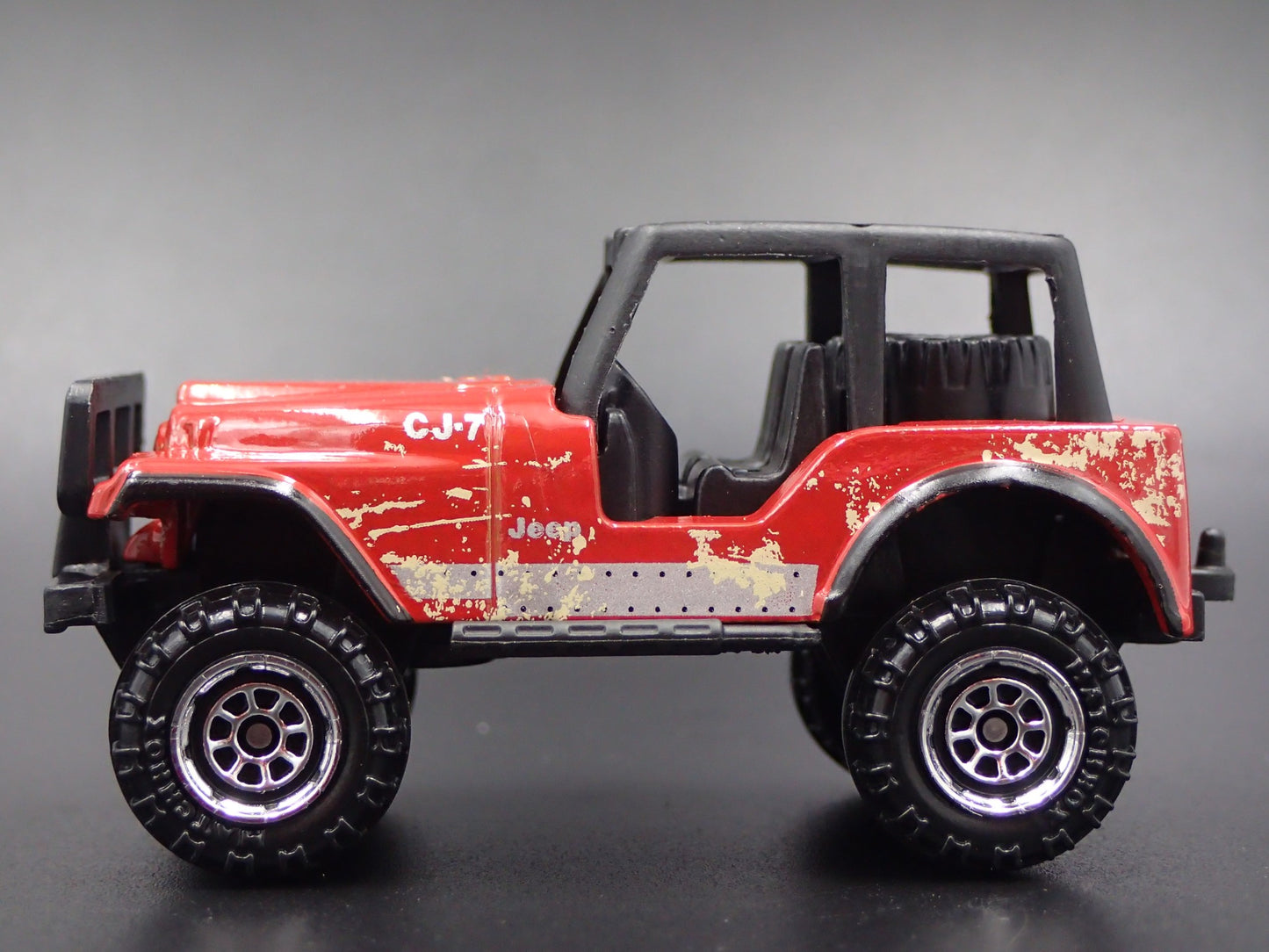 1976- 1986 JEEP WRANGLER CJ7 4X4 W HITCH 1:64 SCALE DIORAMA DIECAST MODEL CAR