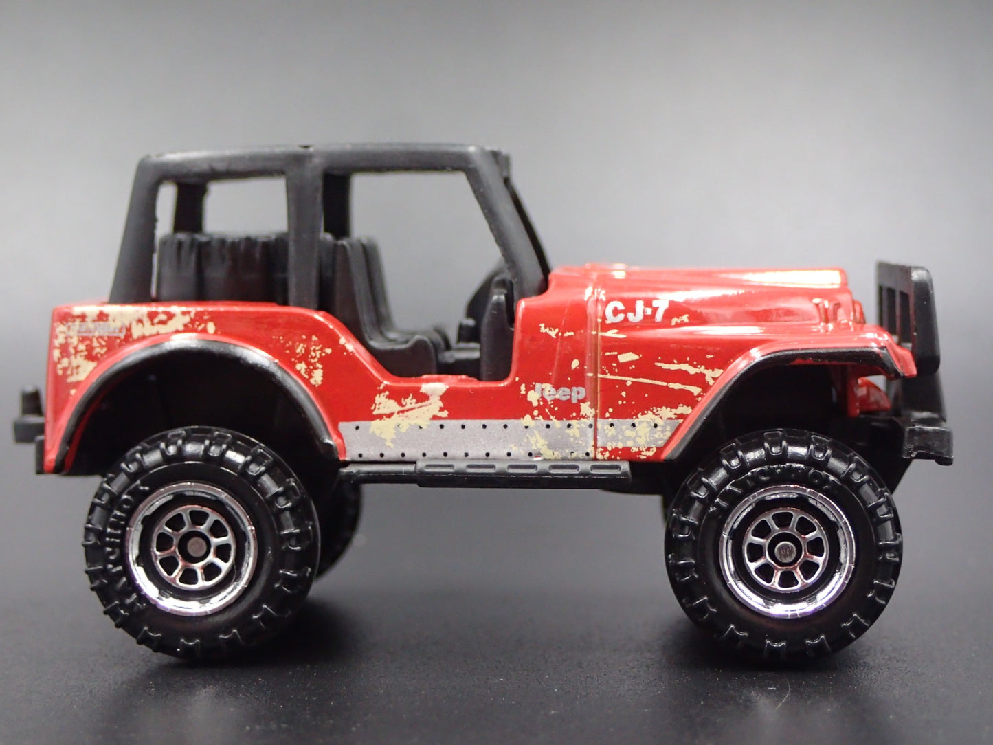 1976- 1986 JEEP WRANGLER CJ7 4X4 W HITCH 1:64 SCALE DIORAMA DIECAST MODEL CAR