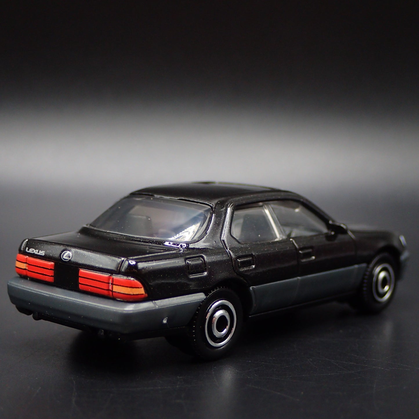 1992-1994 LEXUS LS 400 LS400 BLACK 1/64 SCALE COLLECTIBLE DIECAST MODEL CAR