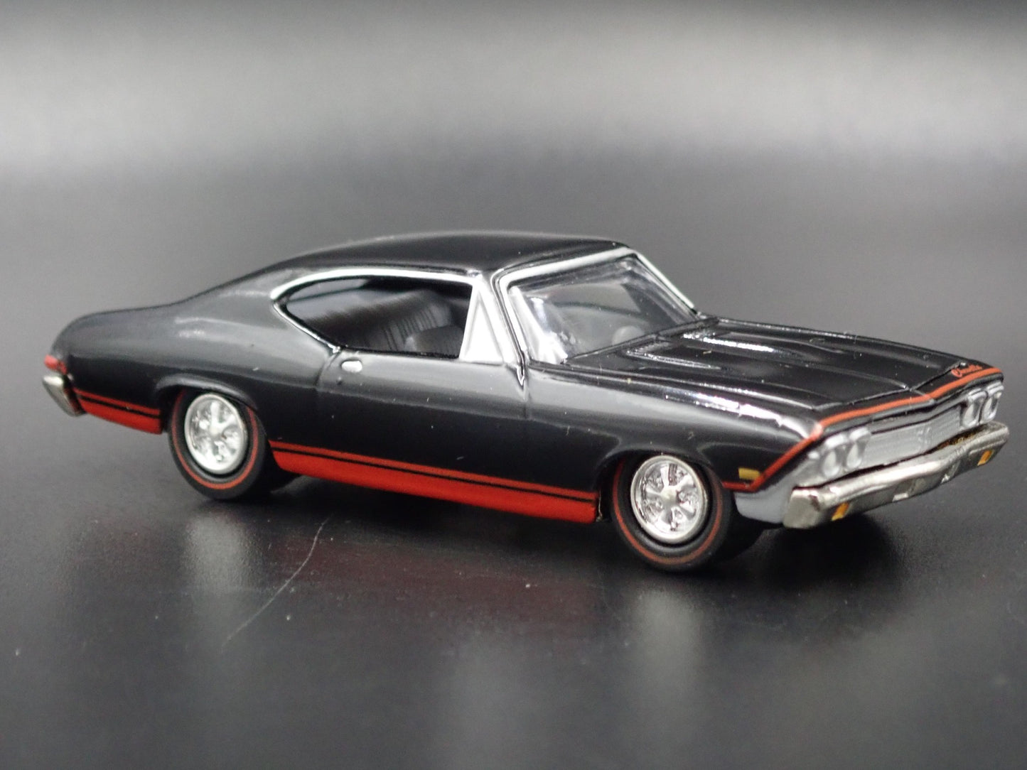 1968 68 CHEVY CHEVROLET CHEVELLE SS BLACK 1:64 SCALE DIORAMA DIECAST MODEL CAR
