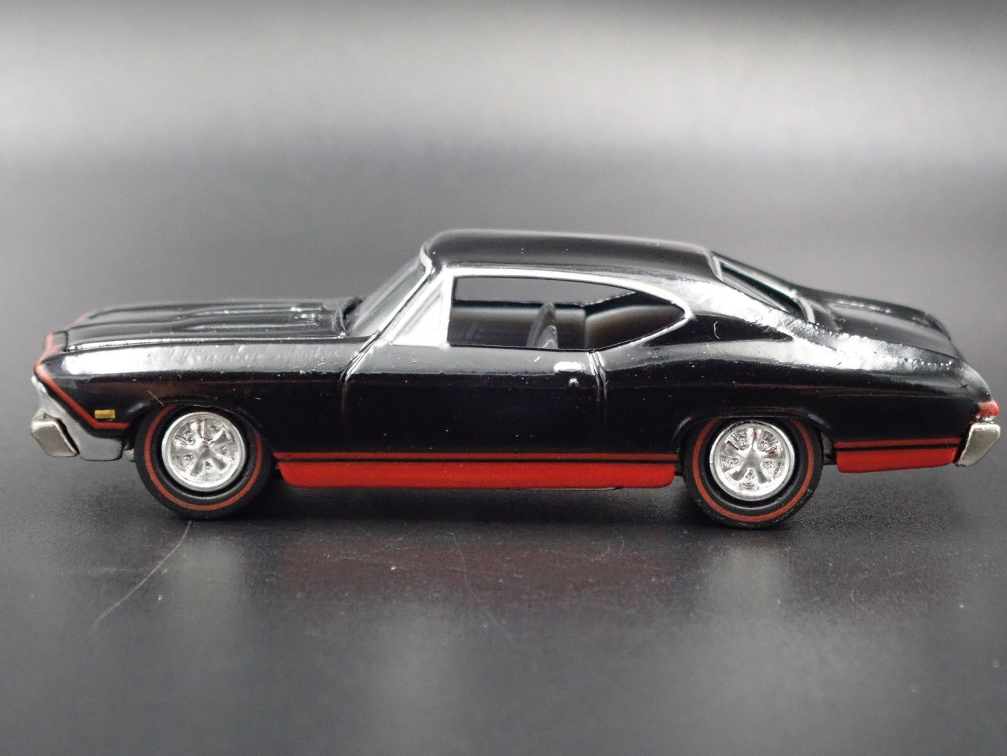 1968 68 CHEVY CHEVROLET CHEVELLE SS BLACK 1:64 SCALE DIORAMA DIECAST MODEL CAR