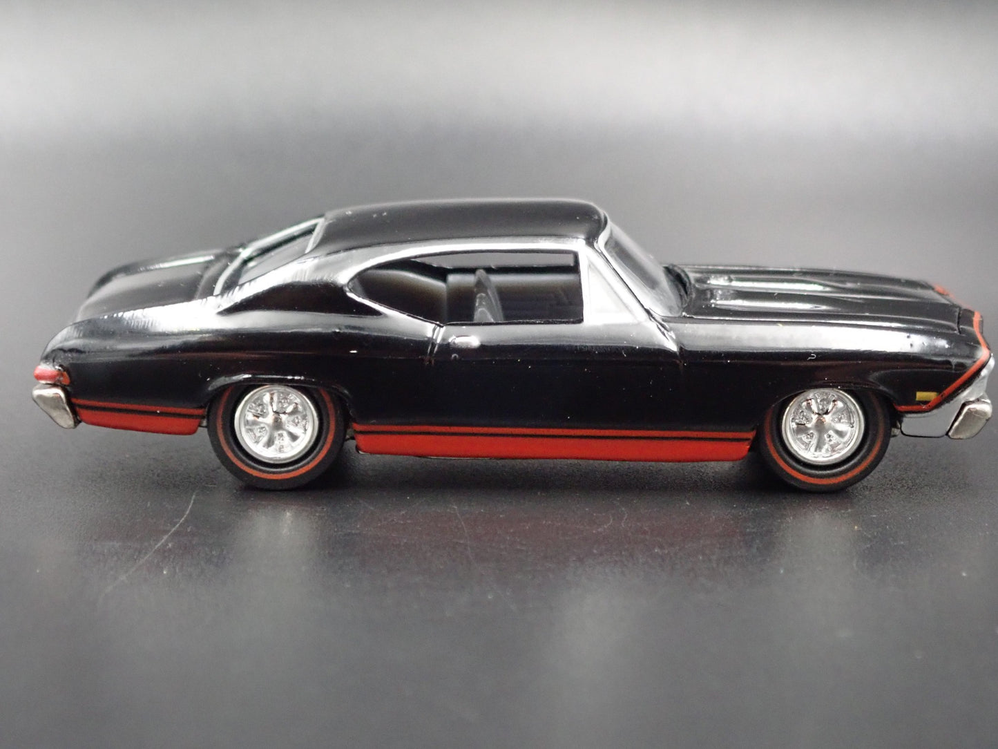 1968 68 CHEVY CHEVROLET CHEVELLE SS BLACK 1:64 SCALE DIORAMA DIECAST MODEL CAR