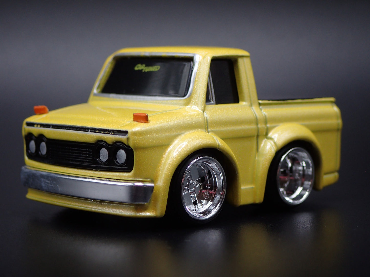 1968-1972 TOYOTA HI LUX PICKUP TRUCK CAR TUNED YEL 1/64 SCALE DIECAST MODEL CAR