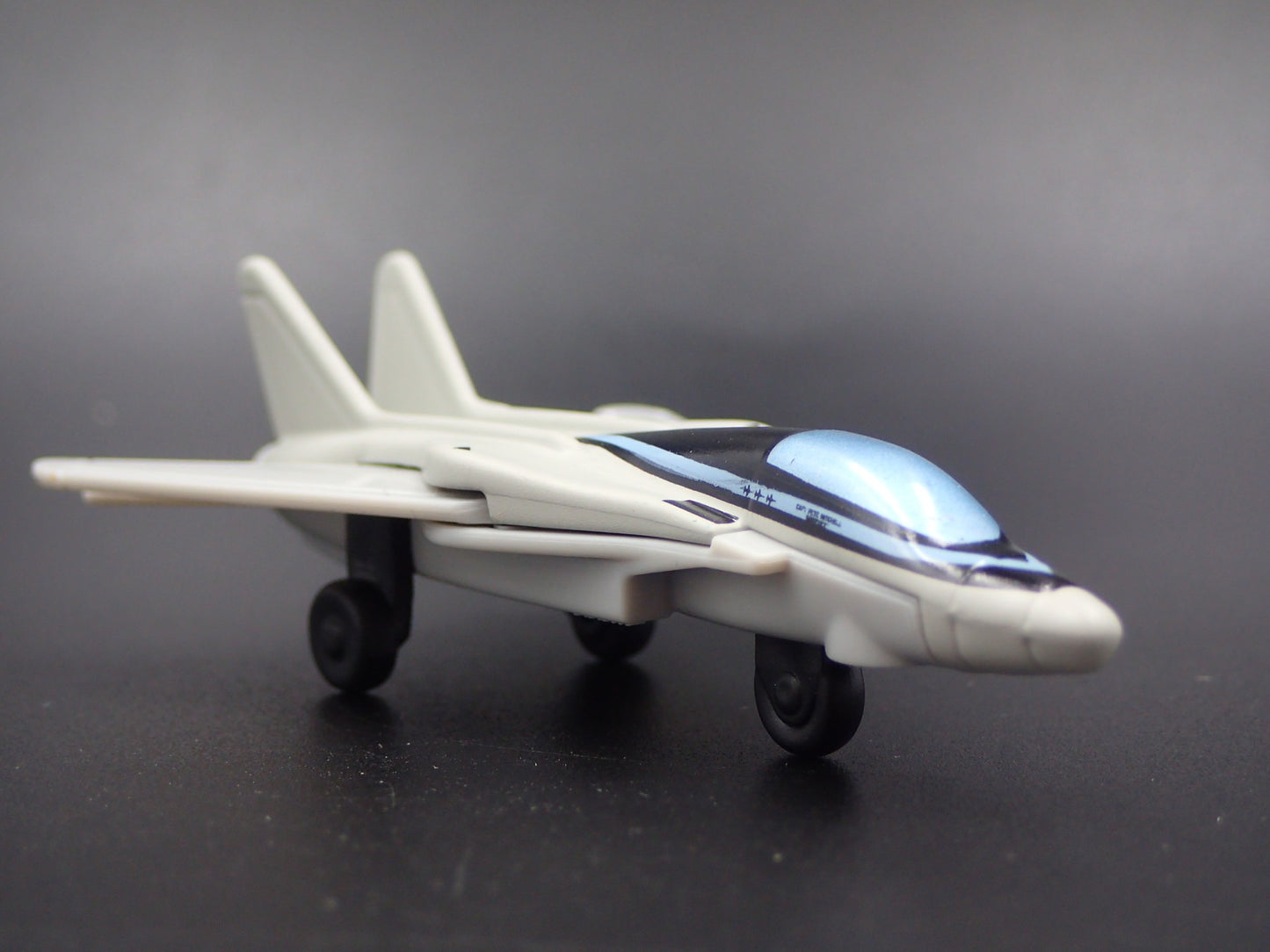 TOP GUN MAVERICK SWING WING PLANE MILITARY 1:64 MB SCALE DIORAMA DIECAST MODEL