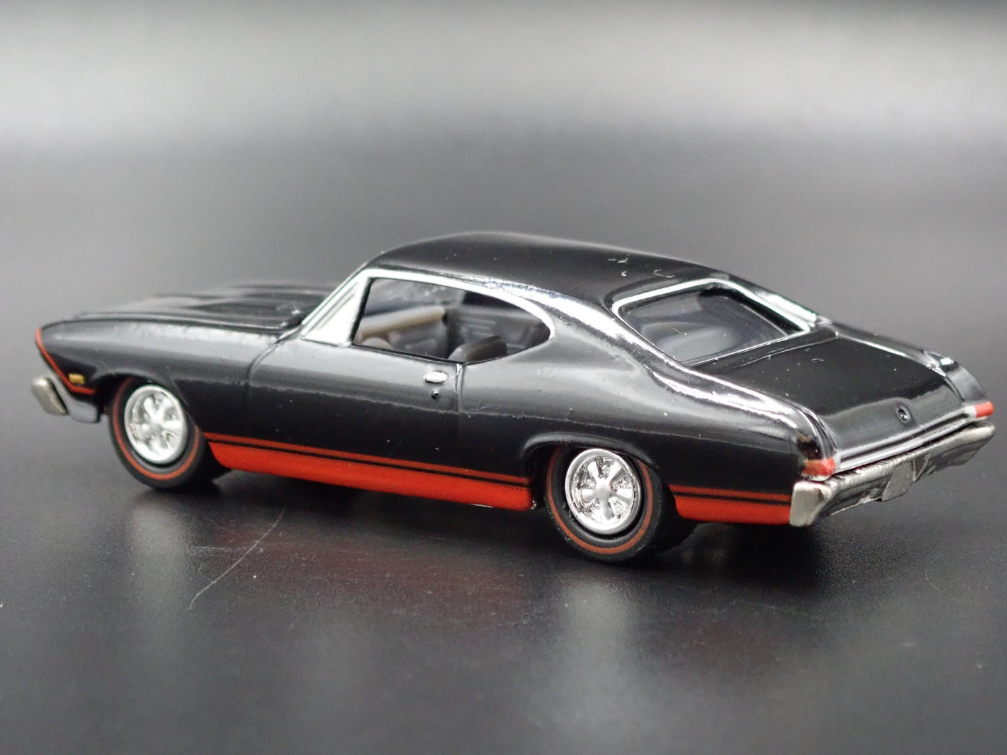 1968 68 CHEVY CHEVROLET CHEVELLE SS BLACK 1:64 SCALE DIORAMA DIECAST MODEL CAR