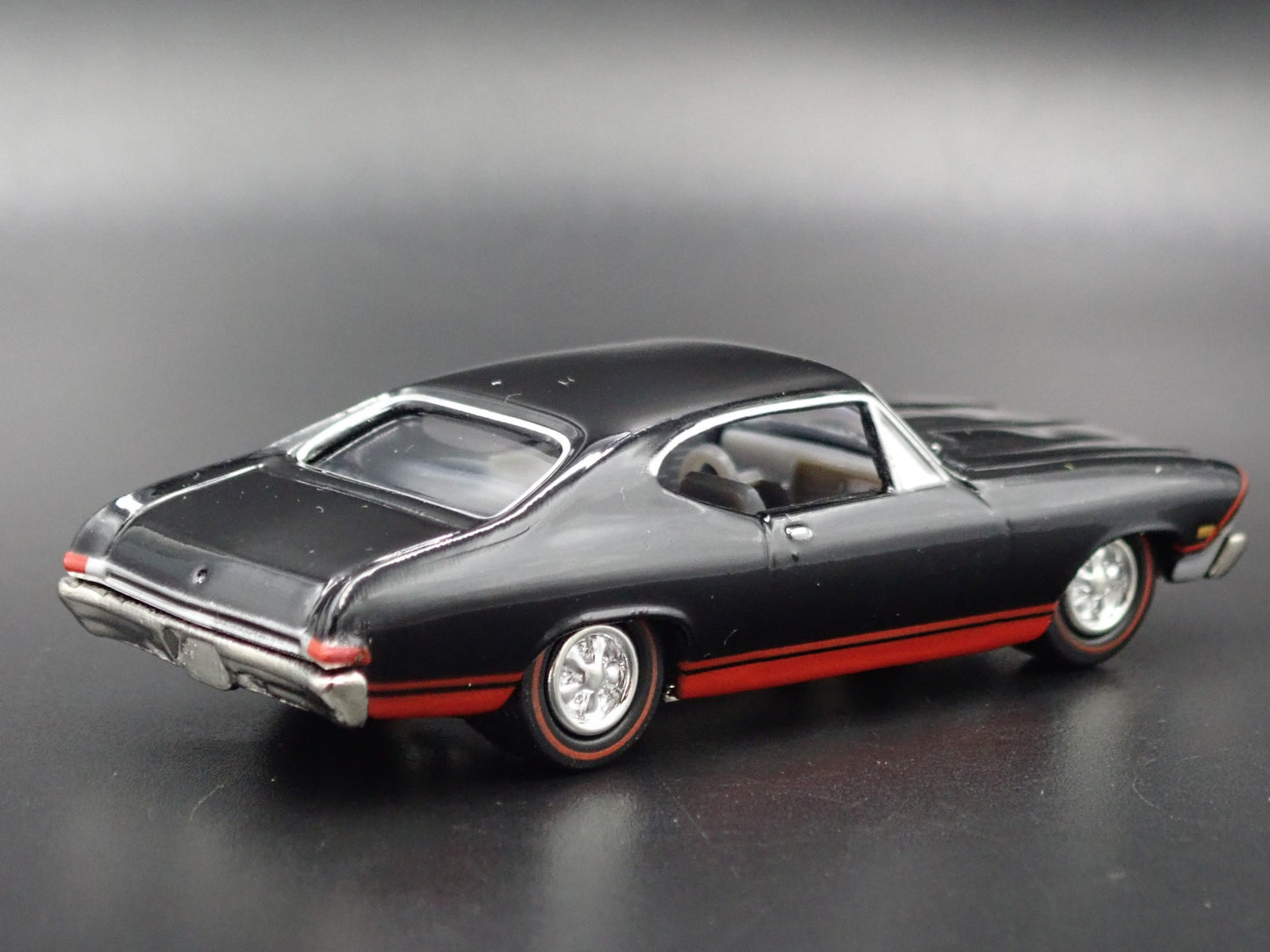 1968 68 CHEVY CHEVROLET CHEVELLE SS BLACK 1:64 SCALE DIORAMA DIECAST MODEL CAR