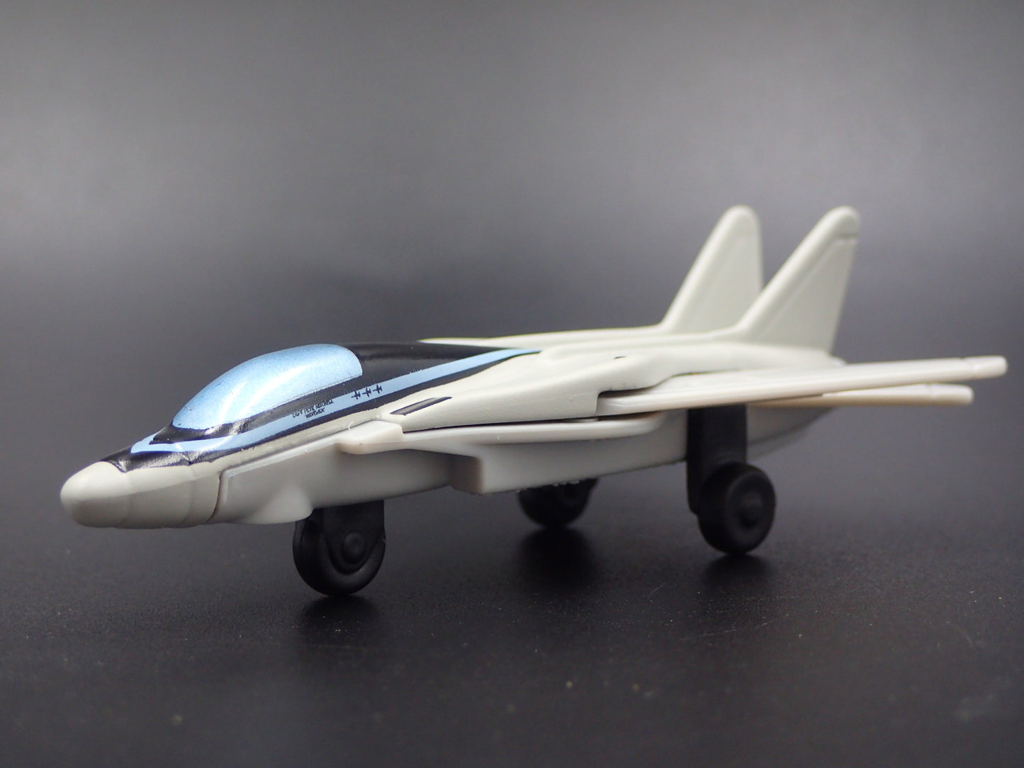 TOP GUN MAVERICK SWING WING PLANE MILITARY 1:64 MB SCALE DIORAMA DIECAST MODEL