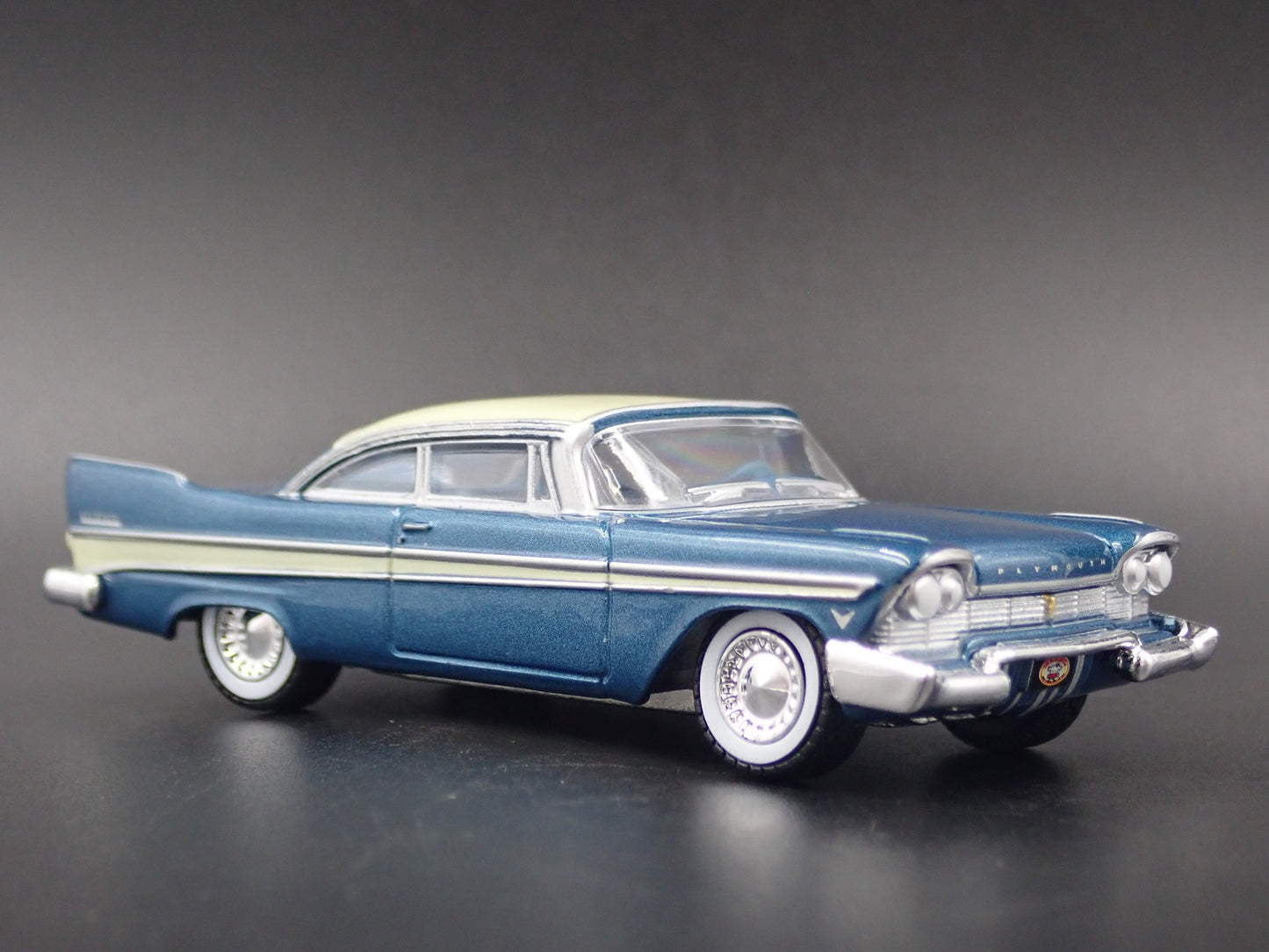 1957 57 PLYMOUTH BELVEDERE BLUE 1/64 SCALE COLLECTIBLE DIORAMA DIECAST MODEL CAR