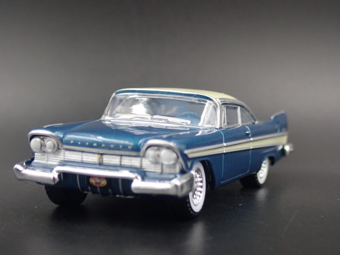 1957 57 PLYMOUTH BELVEDERE BLUE 1/64 SCALE COLLECTIBLE DIORAMA DIECAST MODEL CAR