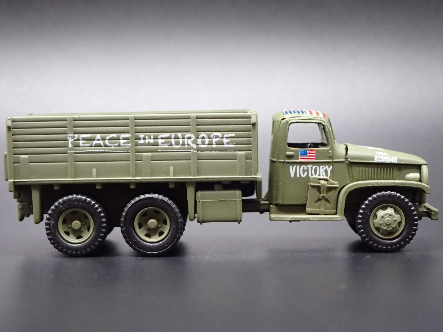 WWII GMC CCKW 2.5 TON 6X6 TRUCK MILITARY V-E DAY 1:87 SCALE DIECAST MODEL CAR