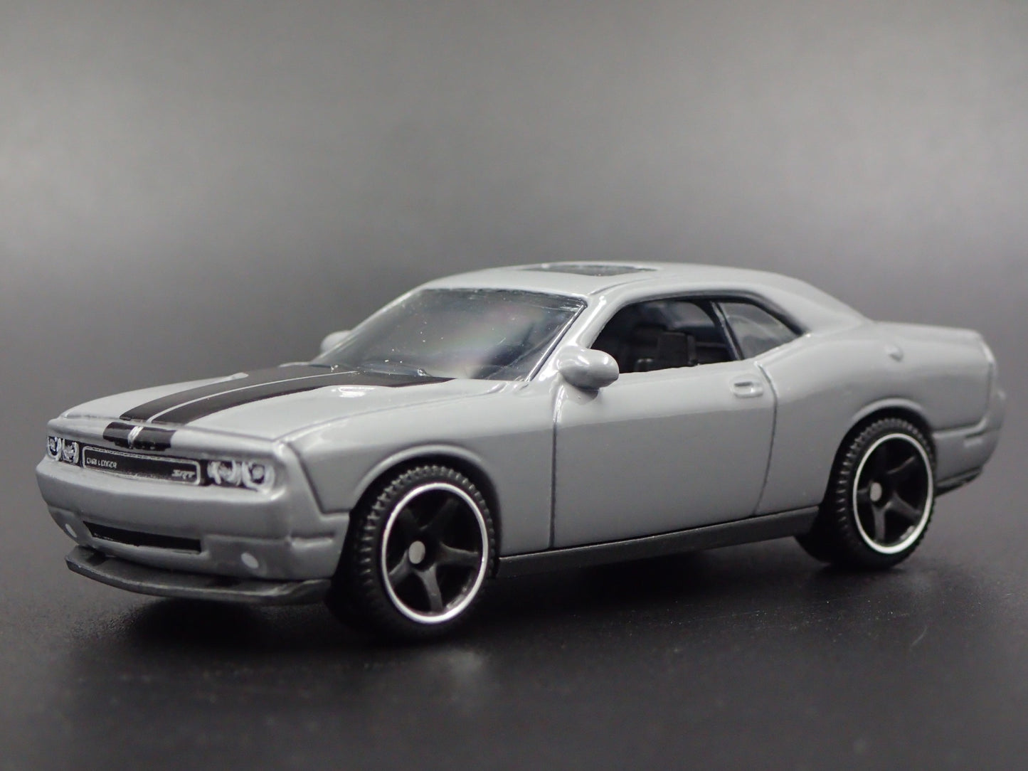 2008-2023 DODGE CHALLENGER SRT8 1/64 SCALE COLLECTIBLE DIORAMA DIECAST MODEL CAR