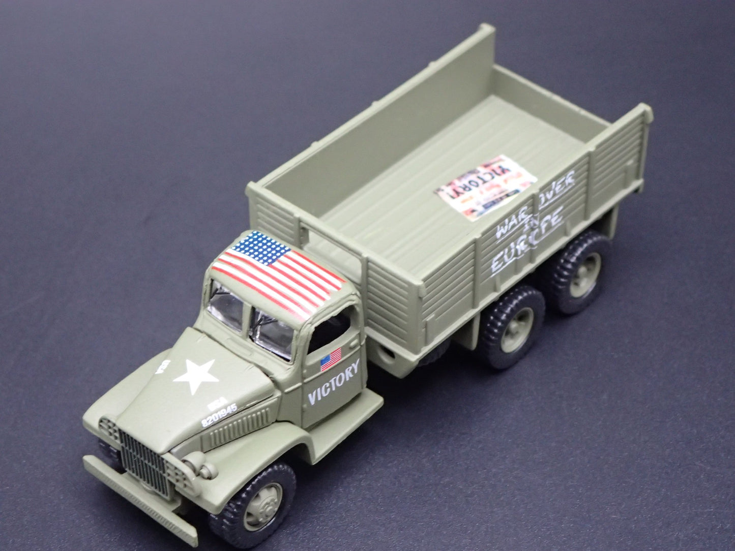 WWII GMC CCKW 2.5 TON 6X6 TRUCK MILITARY V-E DAY 1:87 SCALE DIECAST MODEL CAR