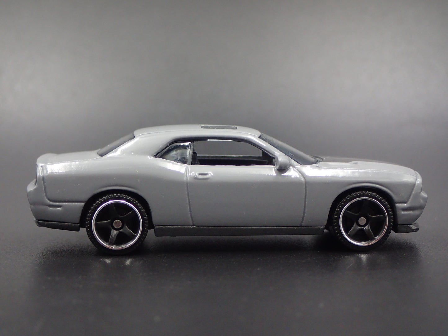 2008-2023 DODGE CHALLENGER SRT8 1/64 SCALE COLLECTIBLE DIORAMA DIECAST MODEL CAR