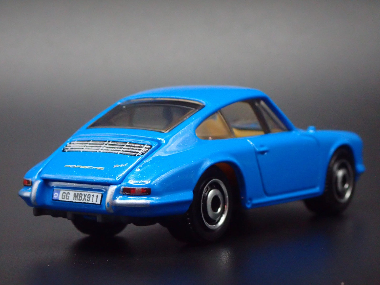 1963-1964 PORSCHE 911 BLUE 1:64 SCALE COLLECTIBLE DIORAMA DIECAST MODEL CAR