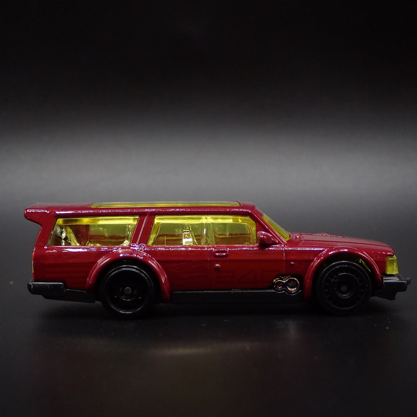 VOLVO 240 DRIFT STATION WAGON 1:64 SCALE COLLECTIBLE DIORAMA DIECAST MODEL CAR