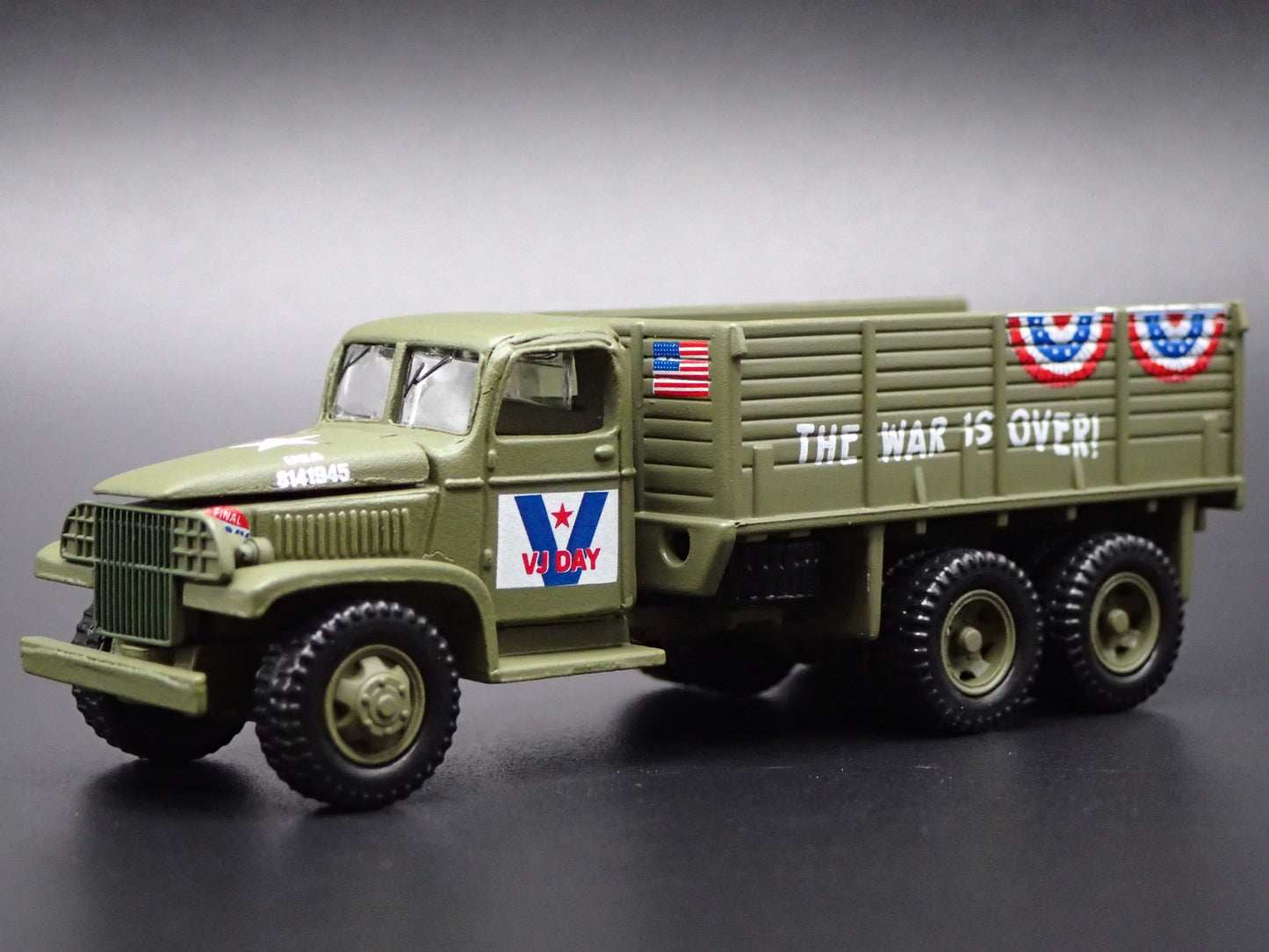 WWII GMC CCKW 2.5 TON 6X6 TRUCK MILITARY V-J DAY 1:87 SCALE DIECAST MODEL CAR