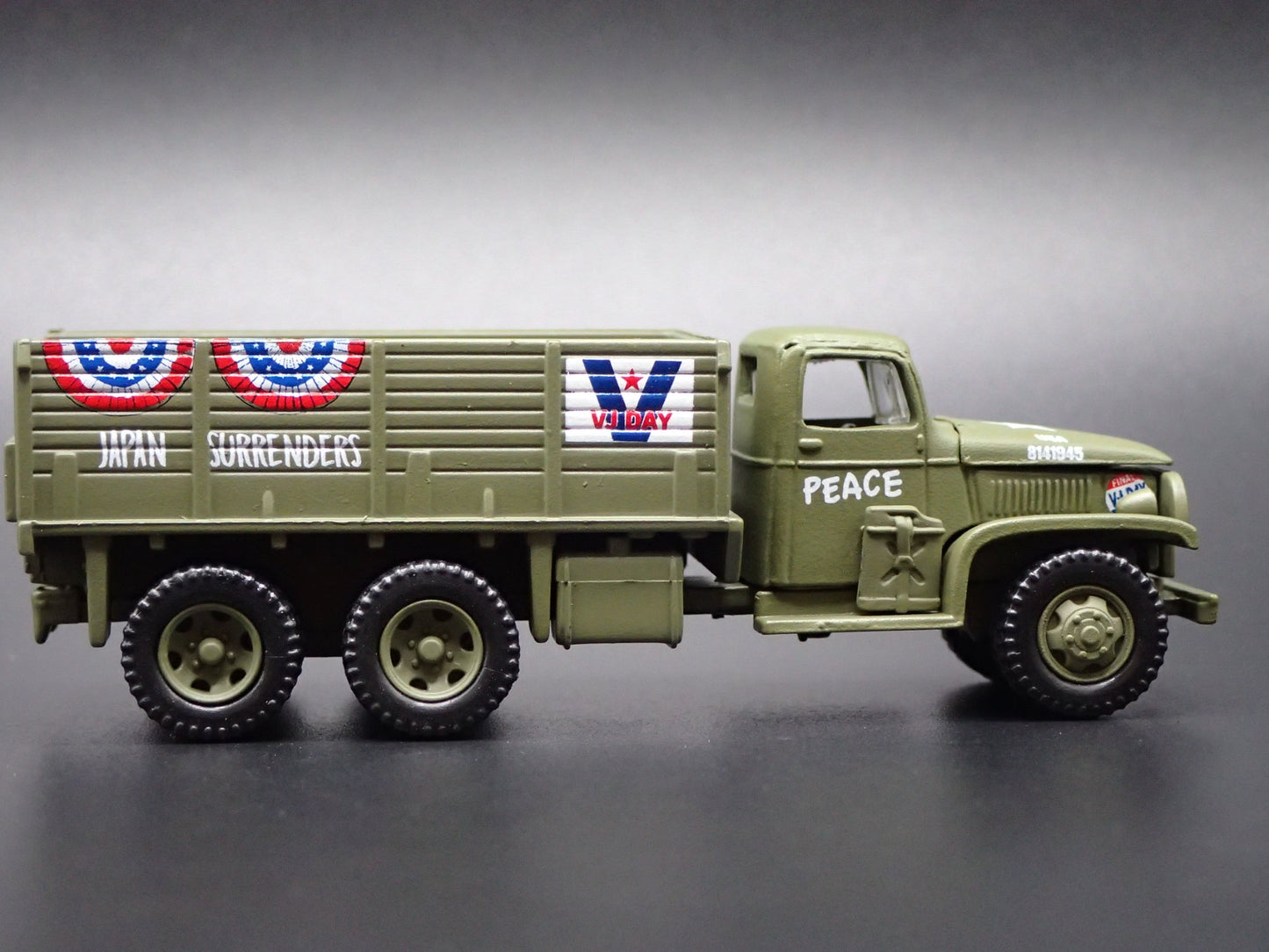 WWII GMC CCKW 2.5 TON 6X6 TRUCK MILITARY V-J DAY 1:87 SCALE DIECAST MODEL CAR