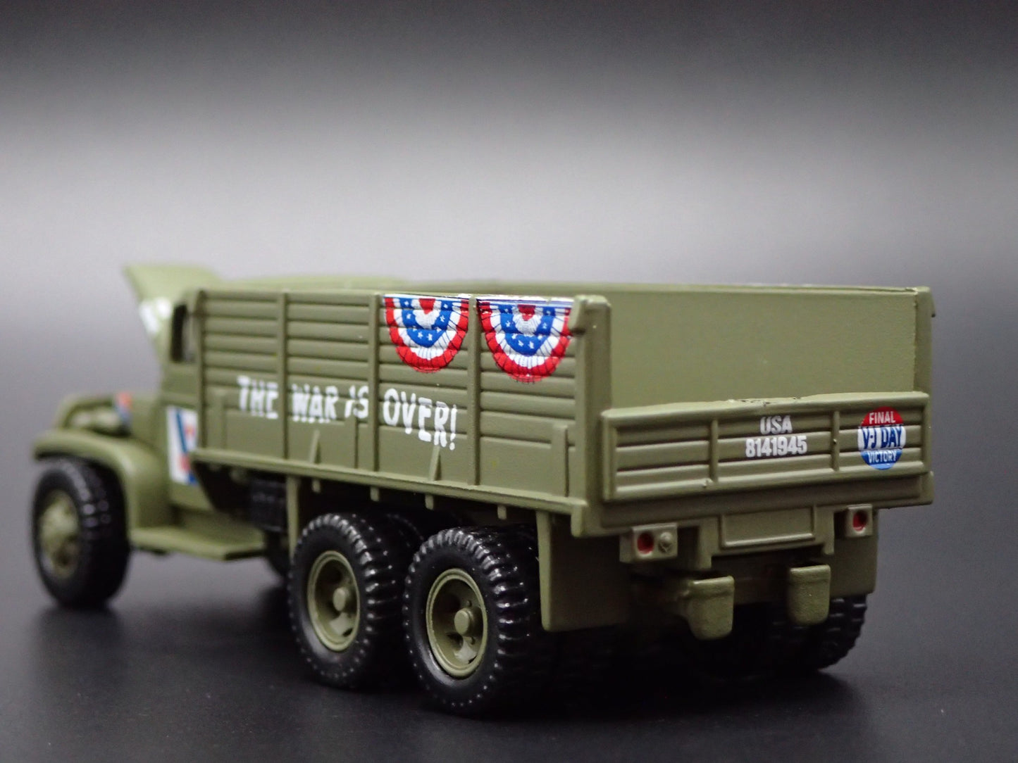 WWII GMC CCKW 2.5 TON 6X6 TRUCK MILITARY V-J DAY 1:87 SCALE DIECAST MODEL CAR